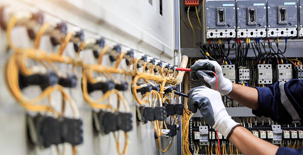 Professional Lighting Installation technician working in Norris City, IL